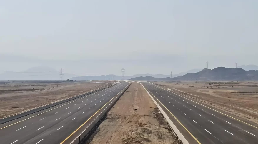 طريق جدة مكة المباشر بـ 4 مسارات تختصر المسافة لـ35 دقيقة