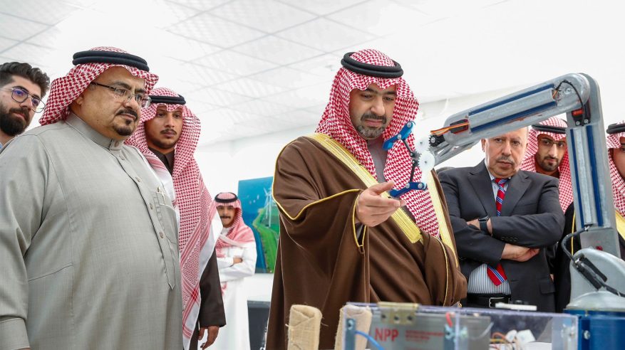 نائب أمير تبوك يتفقد جامعة فهد بن سلطان وينوه بتخصصاتها النوعية
