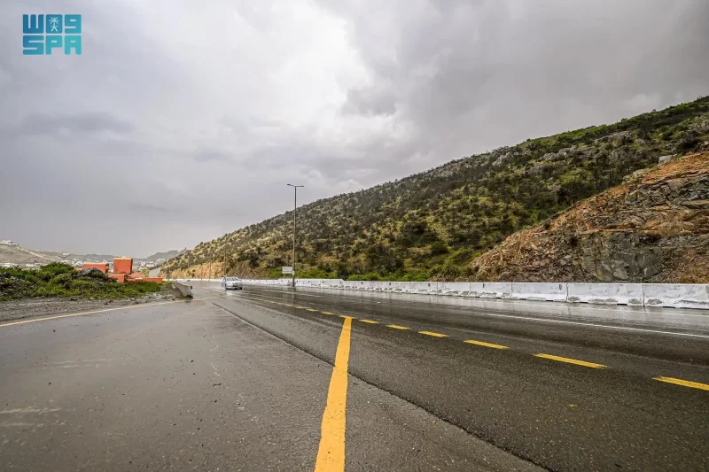 أجواء الباحة مفعمة برائحة الأمطار