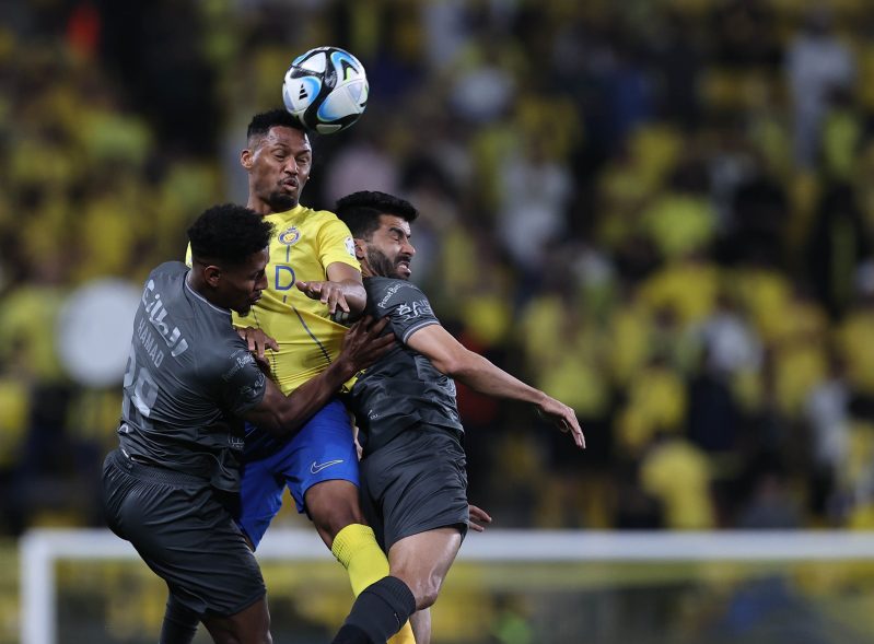 النصر ضد الرائد في دوري روشن