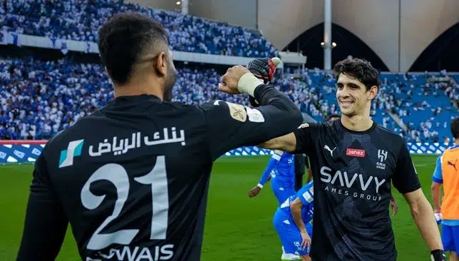 أزمة لـ جيسوس بسبب العويس وبونو قبل كلاسيكو الهلال والاتحاد