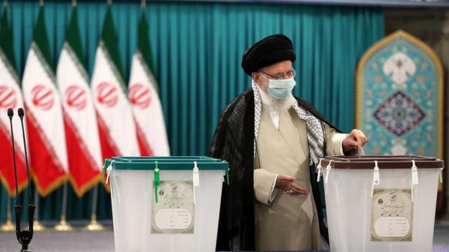 قائمة المرشحين عقب فتح باب الترشح لانتخابات الرئاسة الإيرانية