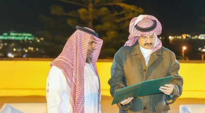 أمير عسير يكرم الأكلبي منقذ العالقين والشقيقين سعيد ومحمد الأسمري