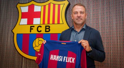 هانز فليك مدربًا لبرشلونة حتى 2026
