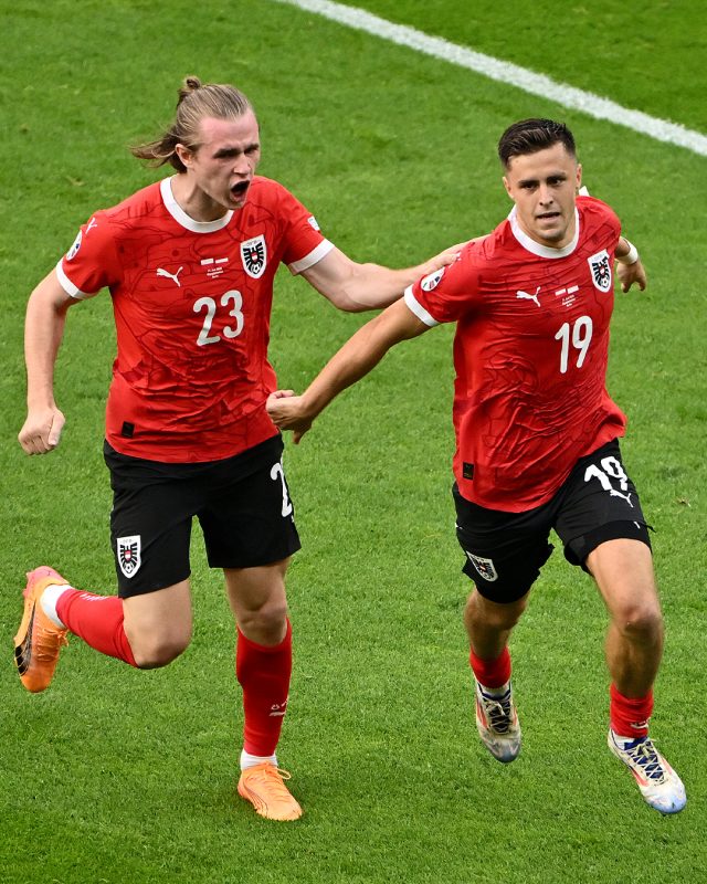 النمسا ضد بولندا