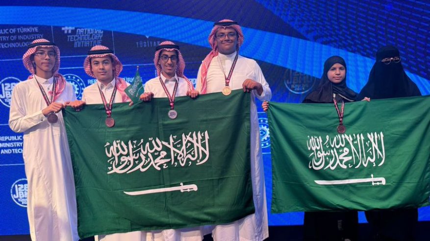 طلبة السعودية يحققون 5 جوائز عالمية في أولمبياد البلقان للرياضيات للناشئين