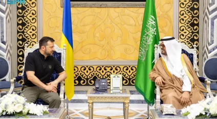 الرئيس الأوكراني يصل جدة وسعود بن مشعل في استقباله