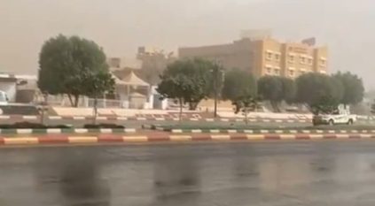 لقطات لهطول أمطار غزيرة على الرياض