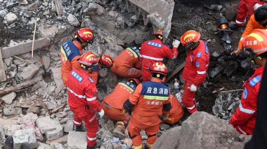 فقدان 8 أشخاص في انهيار أرضي وسط الصين