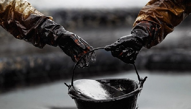 تراجع أسعار النفط وسط مخاوف تباطؤ الاقتصاد الأمريكي