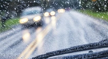 المرور: تجنبوا المراوغة والسرعة العالية أثناء هطول الأمطار