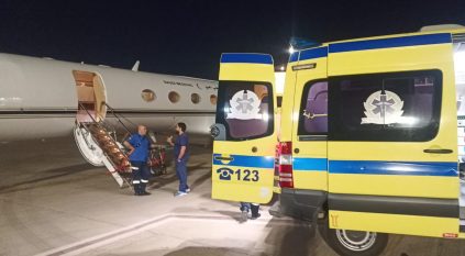 طائرة الإخلاء الطبي تنقل 3 مواطنين من القاهرة للعلاج في السعودية