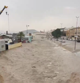 لقطات لجريان السيول في الطائف