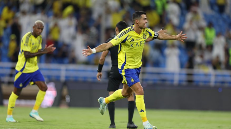 الهريفي منتقدًا رونالدو: يضر النصر وأتمنى رحيله للهلال!