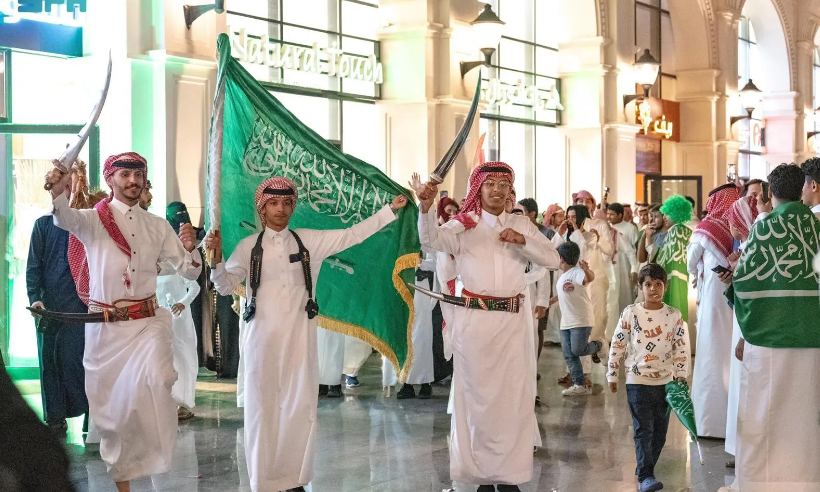 العرضة الجنوبية تتصدر احتفالات اليوم الوطني بالباحة