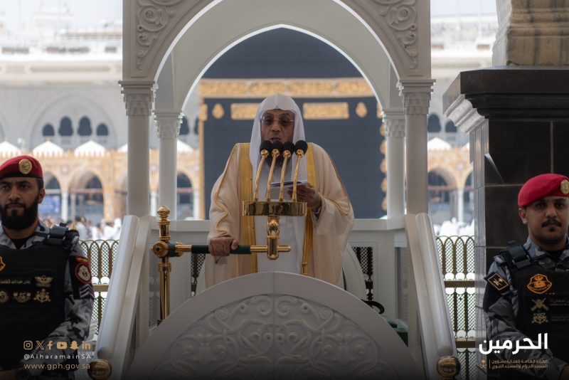 إمام وخطيب المسجد الحرام الشيخ الدكتور أسامة بن عبدالله خياط