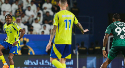 لا أهداف في الشوط الأول بين النصر والأهلي بقمة الدوري السعودي