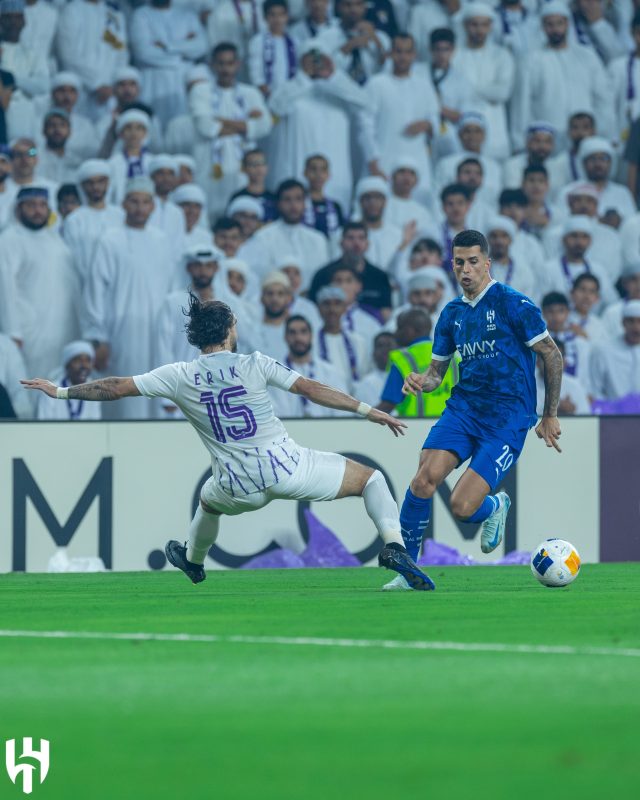 العين ضد الهلال