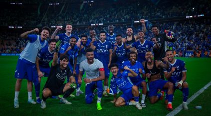 4 مباريات تفصل الهلال عن رقم الأهلي التاريخي