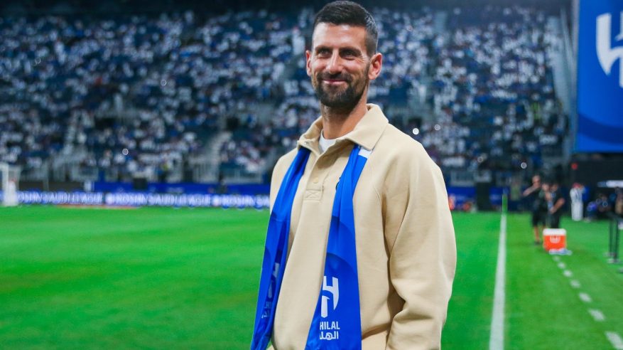 شاهد.. نوفاك دجوكوفيتش يحضر مباراة الهلال والفيحاء