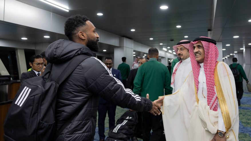 لقطات من وصول المنتخب السعودي إلى جاكرتا