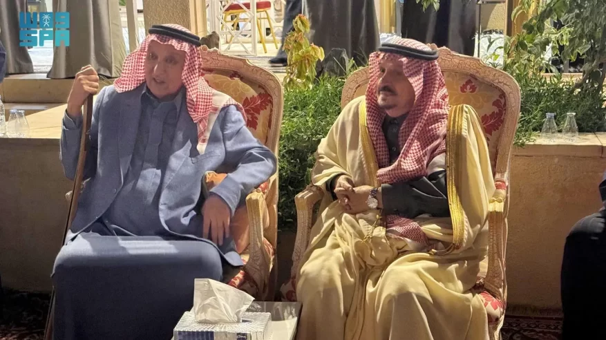 أمير الرياض يعزّي في وفاة الأميرة وطفاء بنت محمد آل سعود