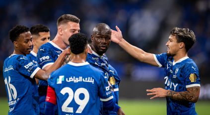 الهلال يتقدم على الفتح برباعية