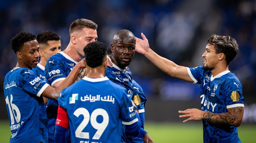 الهلال يتقدم على الفتح برباعية