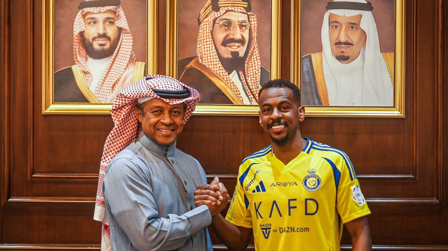 عبدالله الخيبري يجدد تعاقده مع النصر