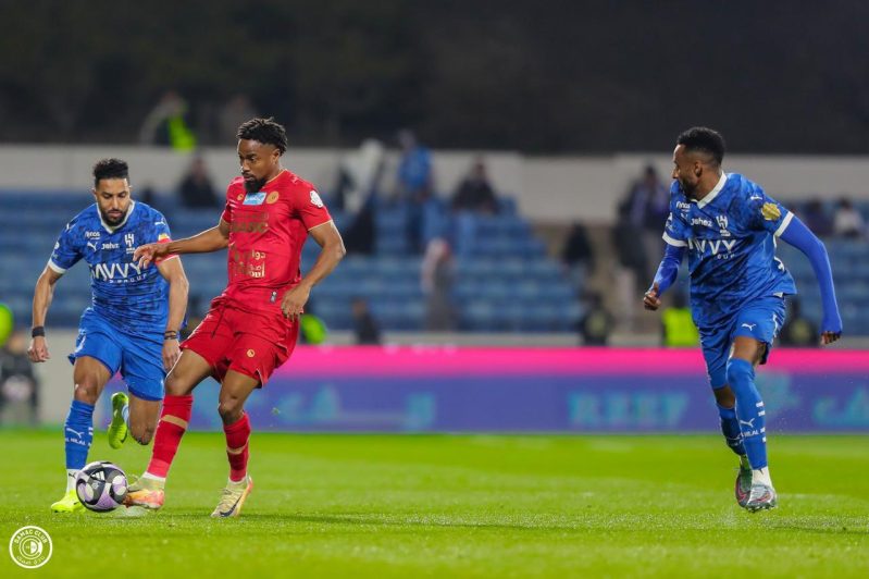 ضمك ضد الهلال