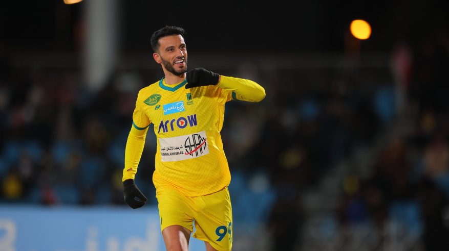 بهدف السومة.. تقدم العروبة ضد النصر في الشوط الأول