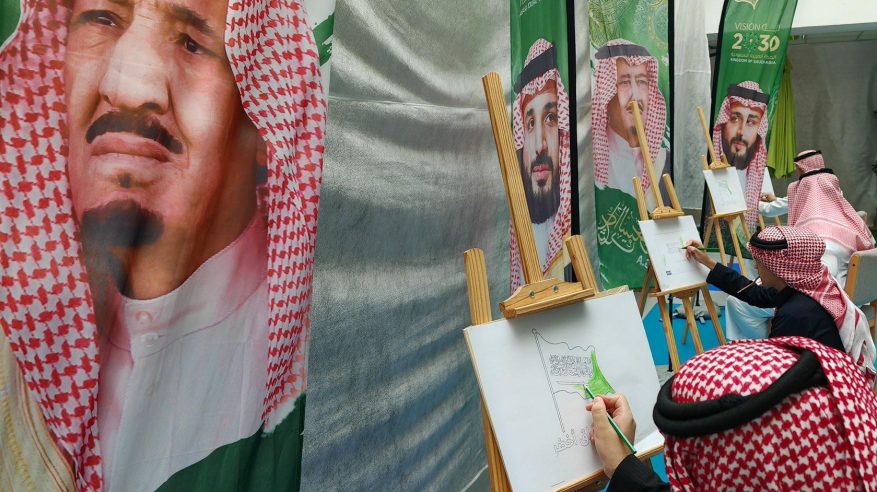 مدارس الإدارة العامة لـ “تعليم الرياض” تكتسي بالأخضر احتفاءً بـ يوم العَلم