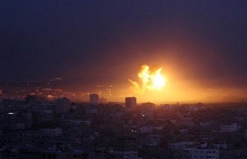 إسرائيل تشل حركة “غزة” بتدمير محطات الوقود والكهرباء