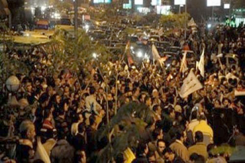 القوات المسلحة تفض اعتصام مؤيدي مرسي أمام “الحرس الجمهوري”