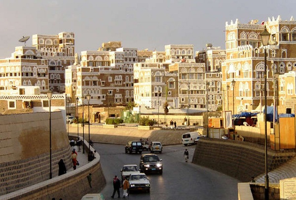حظر التجوال في صنعاء ابتداءً من الليلة