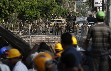 الجيش المصري: لا اتصالات مع الإخوان لحلٍّ وسط