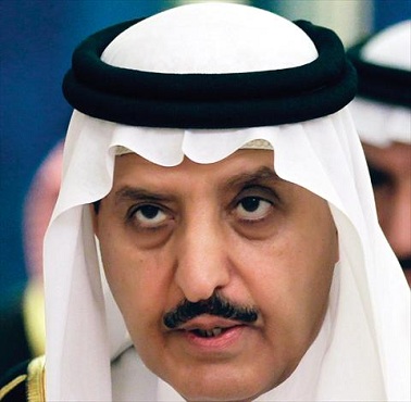 الأمير أحمد يستقبل المعزين في وفاة الأميرة جواهر