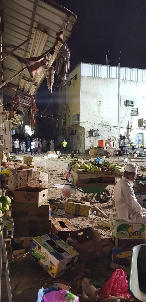 بالصور.. مصادرة 10 قلابات لحوم ومواد غذائية فاسدة بسوق النكاسة في مكة