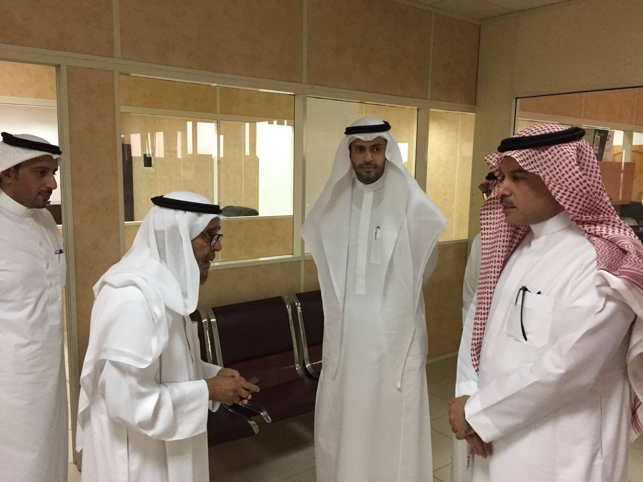 مسؤولو المالية يزورون فرع مكة المكرمة لتلمس احتياجات المواطنين