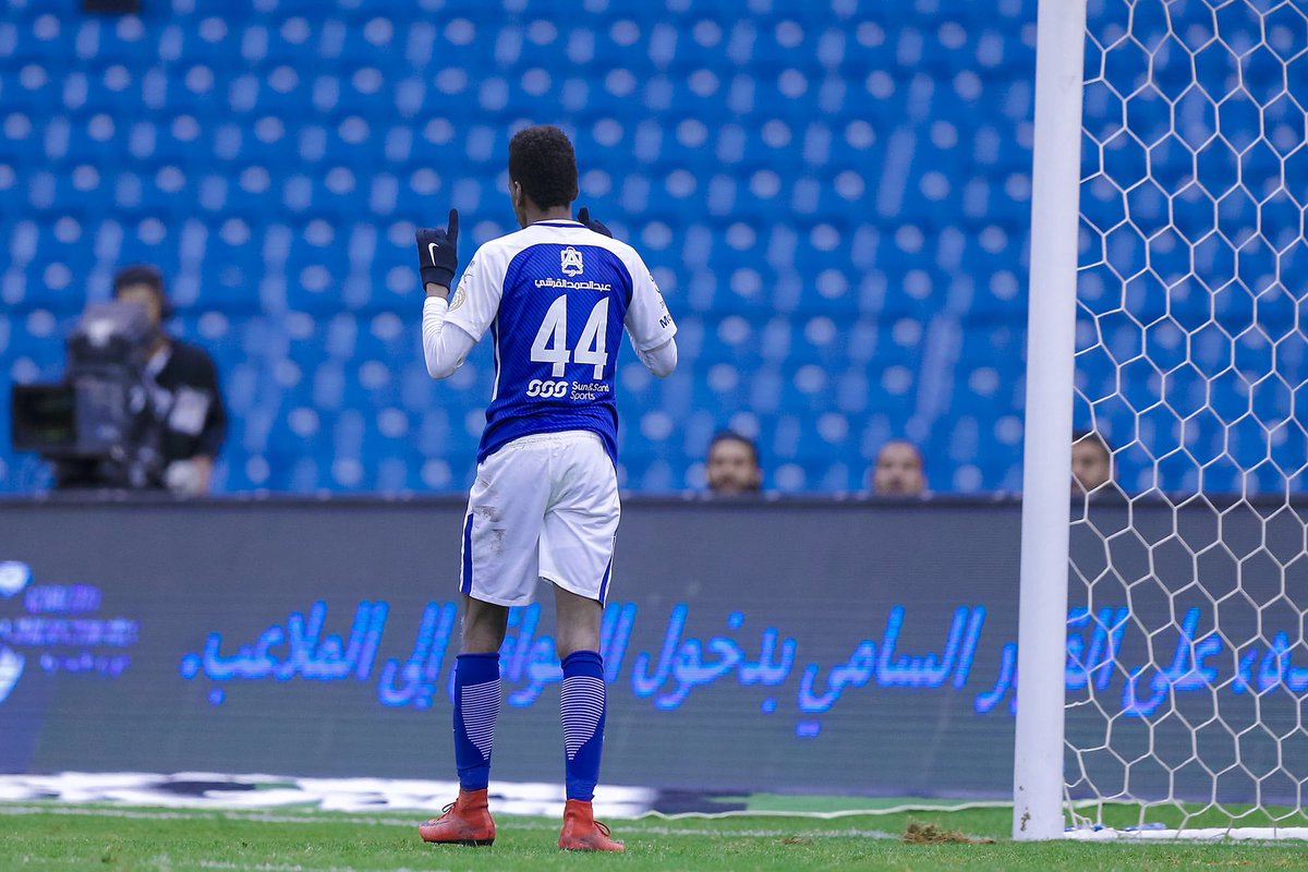 لهذا تألق مختار فلاته في مباراة الهلال والاتحاد