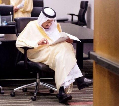 بالصورة.. الأمير سلمان منهمكاً بقضايا اقتصاد العالم بقمة الـ20