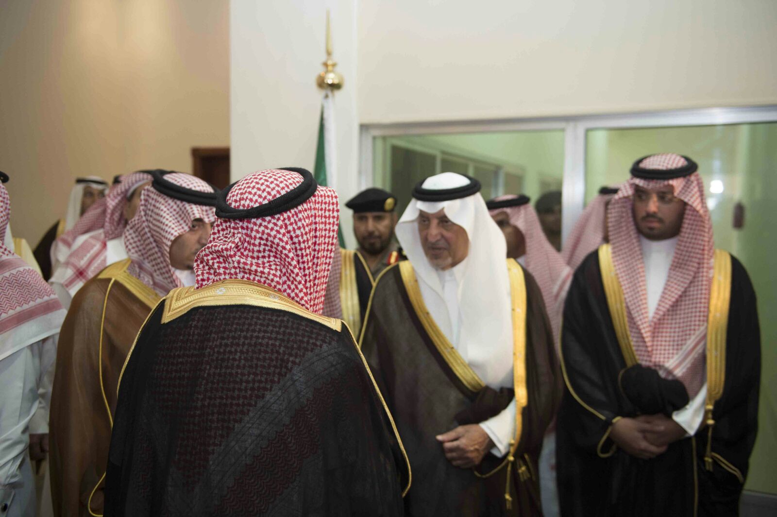 بماذا أوصى الملك سلمان الأمير خالد الفيصل لدى زيارته لخليص والكامل؟