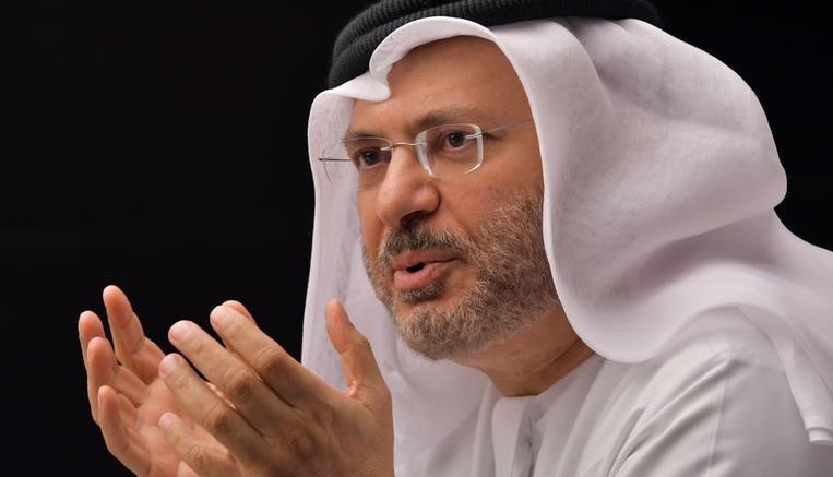 قرقاش مخاطباً قطر: التناقض أن تتنازل في الظلام خطوة تلو الأخرى