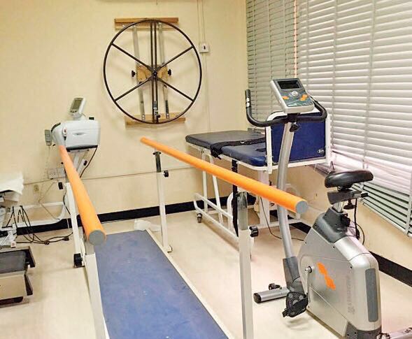 أقسام العلاج الطبيعي بمستشفيات مكة تعاين ٦٨٩٤ شخصًا خلال شهر