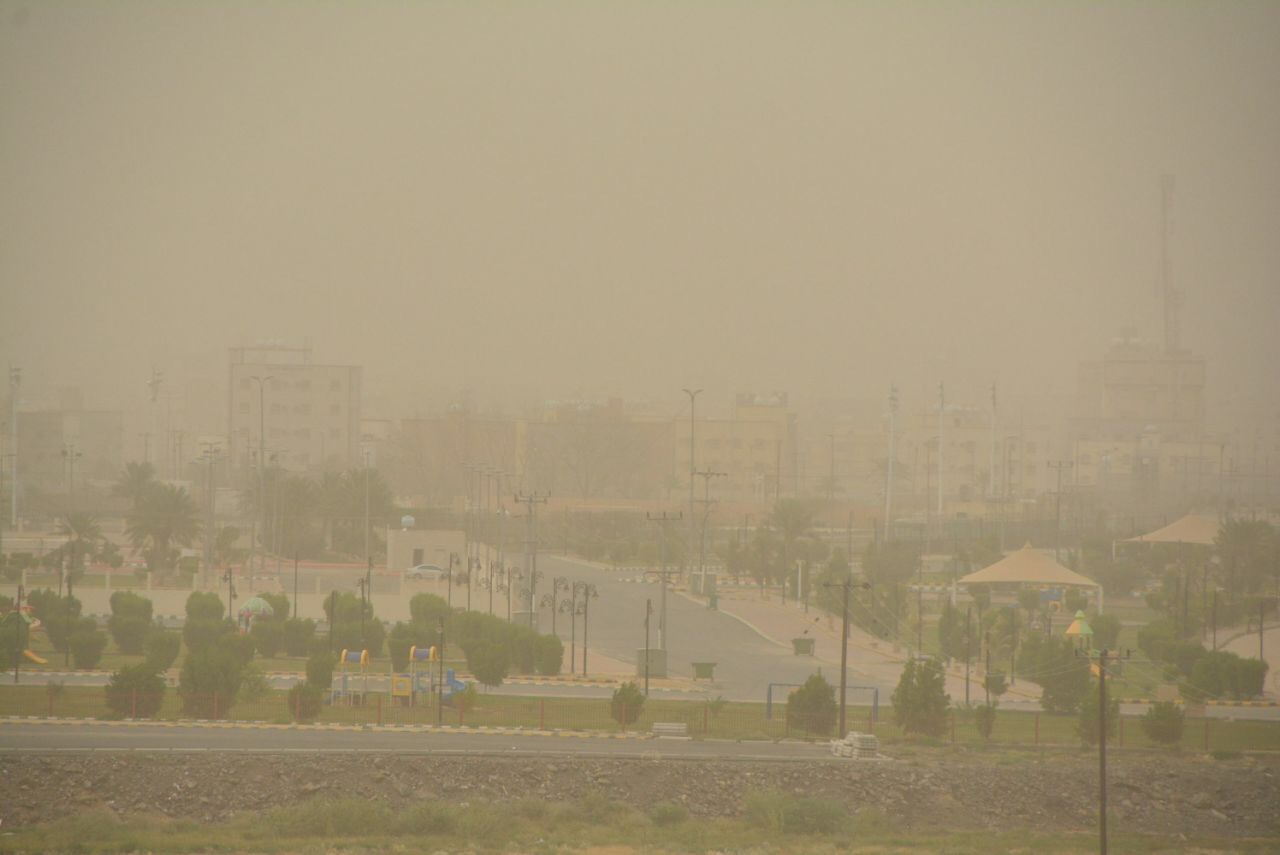 غبار يحد الرؤية على 8 مناطق وغيوم على عسير والباحة وجازان