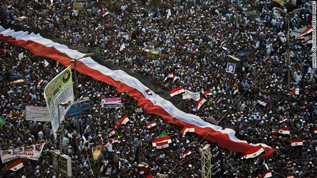 بالفيديو..الجيش المصري يعطي مهلة 48 ساعة لتحقيق مطالب الشعب