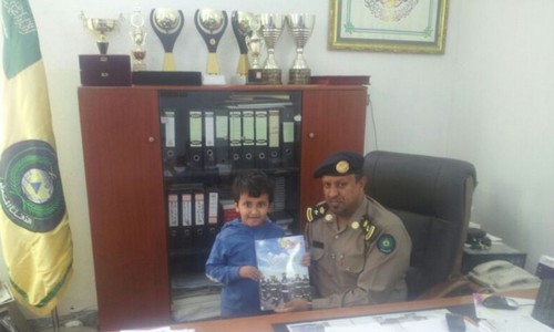 طفل يتيم يفاجئ ناطق مدني الباحة بطلب مجلة “منقذ”