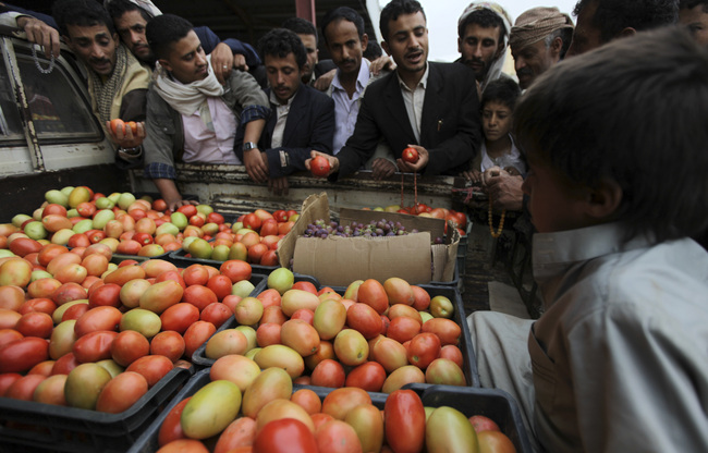 اليمنيّون ينفقون ملياري دولار خلال رمضان