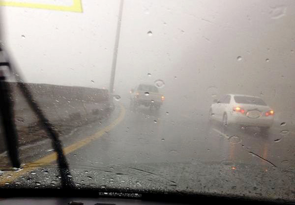 أمطار غزيرة وانزلاقات تتسبّب في (4) حوادث على طريق الهدا