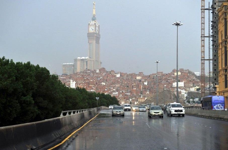 أمطار غزيرة على مكة المكرمة لأكثر من 12 ساعة